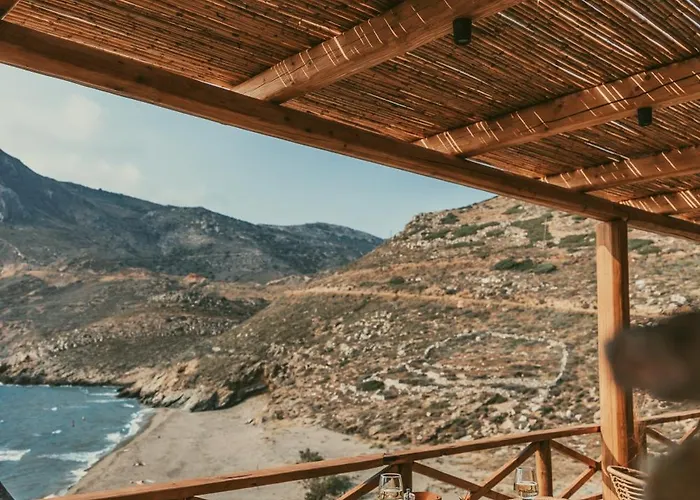 Paradise מלון 3*